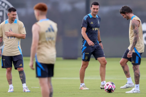 মেসিকে ঘিরে ২০২৬ বিশ্বকাপে আর্জেন্টিনার দল