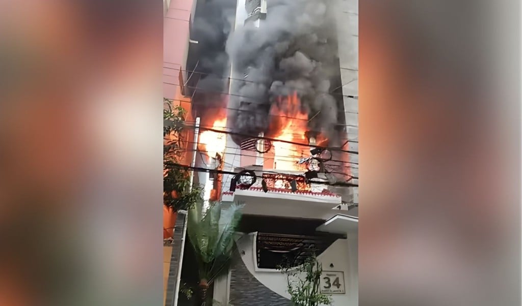 রাজধানীর উত্তরায় বাড়িতে আগুন, মৃতের সংখ্যা ছয়জন