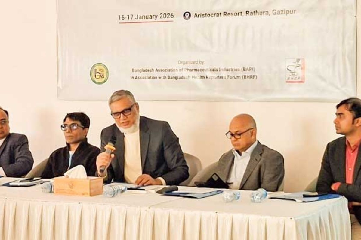 “রাষ্ট্রীয় নিয়ন্ত্রণে ওষুধ খাতের দুর্বল অবস্থা”