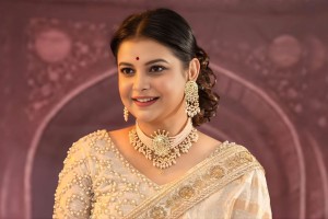 শবনম ফারিয়া ঢাকা-৮ ভোটার হওয়ায় আক্ষেপ প্রকাশ করলেন