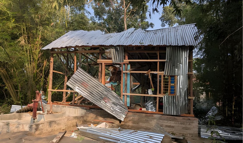 শরীয়তপুরে বসতঘরে ককটেল বিস্ফোরণ আধা কিলোমিটার দূরে মিলল রক্তাক্ত লাশ 1767853904 শরীয়তপুরে বসতঘরে ককটেল বিস্ফোরণ, আধা কিলোমিটার দূরে মিলল রক্তাক্ত লাশ