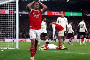 “শিরোপা দৌড়ে এখনও নিয়ন্ত্রণে আর্সেনাল; লিভারপুলের উন্নতির প্রয়োজন”