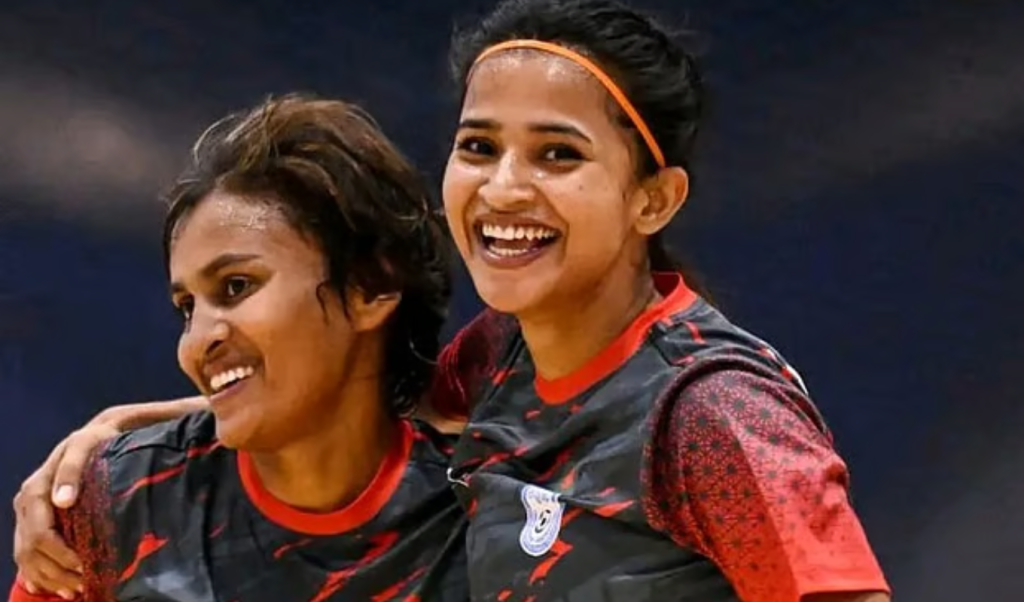 শিরোপার দৌড়ে ফিরল বাংলাদেশ নারী ফুটসাল দল শিরোপার দৌড়ে ফিরল বাংলাদেশ নারী ফুটসাল দল