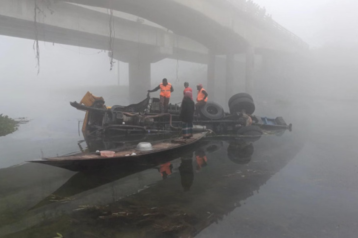 শৈলকুপায় সেতু দুর্ঘটনায় ট্রাকের দুইজন নিহত