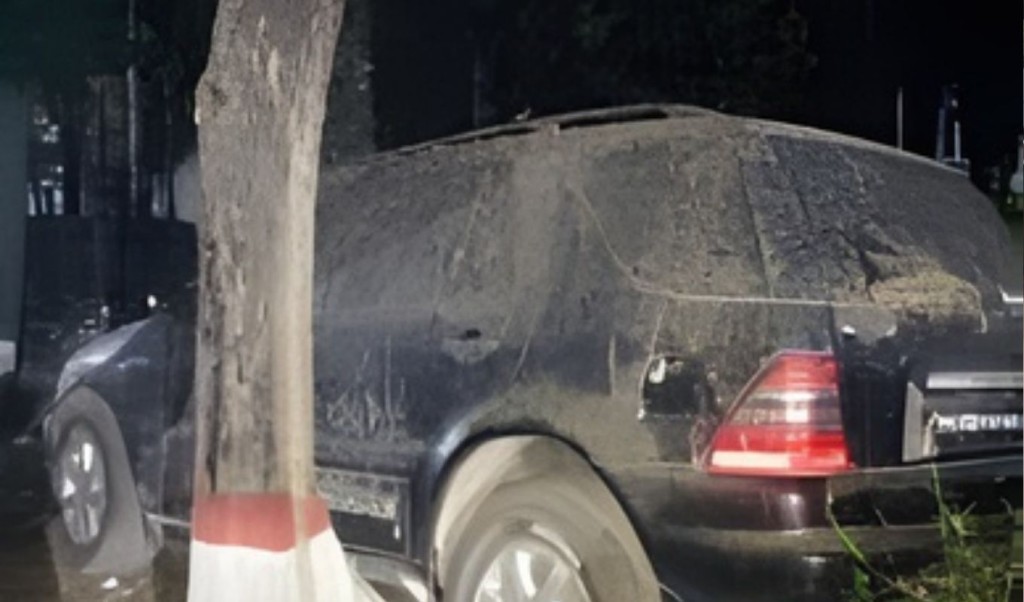 সাবেক মন্ত্রীর গাড়ি পুলিশের ব্যবহারের অনুমোদন সাবেক মন্ত্রীর গাড়ি পুলিশের ব্যবহারের অনুমোদন