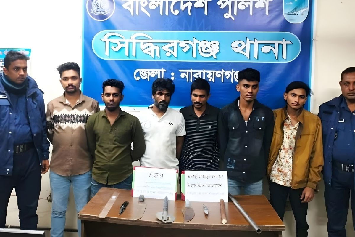 সিদ্ধিরগঞ্জে অভিযান: ডাকাতির আগেই আটক ৬, উদ্ধার অস্ত্র-মাদক