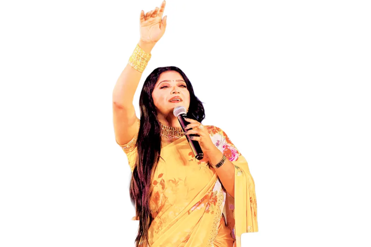 স্টেজ শো ও গানে ব্যস্ত সময় কাটাচ্ছেন সালমা