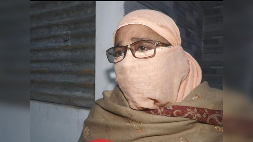 স্ত্রী সন্তান হারানোর পর ছাত্রলীগের সাদ্দামের জামিন শোকাচ্ছন্ন পরিবার স্ত্রী-সন্তান হারানোর পর ছাত্রলীগের সাদ্দামের জামিন: শোকাচ্ছন্ন পরিবার