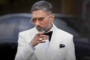 হানি সিংয়ের অশালীন মন্তব্যে তোলপাড়