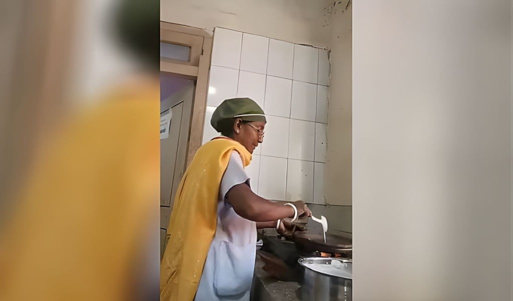 হাসপাতালের ওটিতে রান্নার ঘটনায় দুই নার্স বরখাস্ত 1768209091 হাসপাতালের ওটিতে রান্নার ঘটনায় দুই নার্স বরখাস্ত