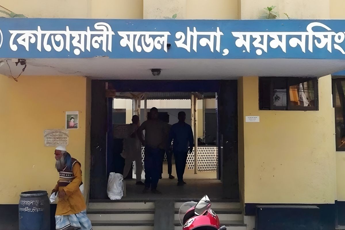 ৫ পুলিশ সদস্যকে কুপিয়ে ছিনতাই, ৭ জন গ্রেফতার