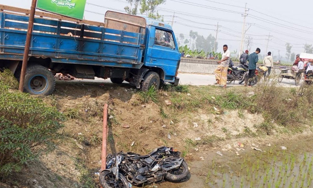 পুলিশের এসআই ট্রাকে চাপা পড়ে গুরুতর আহত