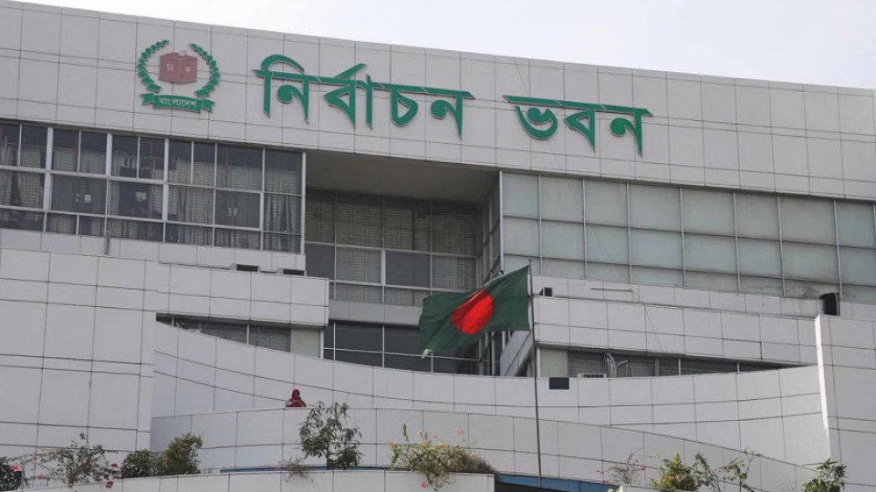 মোবাইল ফোন দিয়ে ভোটকেন্দ্রে প্রবেশে নিষেধাজ্ঞা প্রত্যাহার