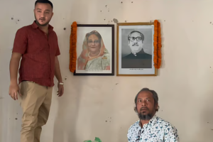 বরগুনায় তালা ভেঙে আ.লীগ কার্যালয়ে ছাত্রলীগ, দেয়ালে মুজিব–হাসিনার ছবি