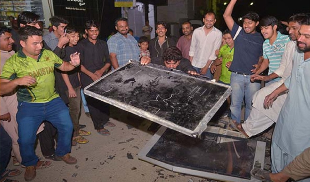 Copy of Untitled 2 15 ভারতের কাছে হারায় পাকিস্তানি সমর্থকের টিভি ভাঙচুর