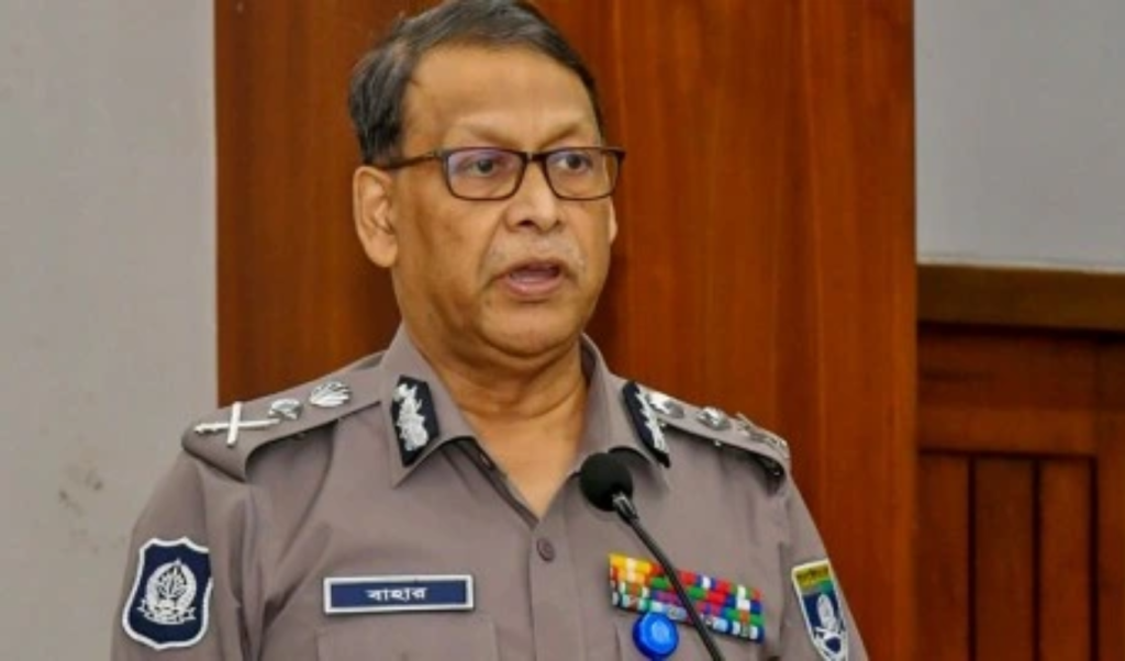 Copy of ntitled 3 1 মধ্যরাতে রাস্তায় আইজিপি : নগরবাসীর নিরাপত্তা চূড়ান্ত নজরে
