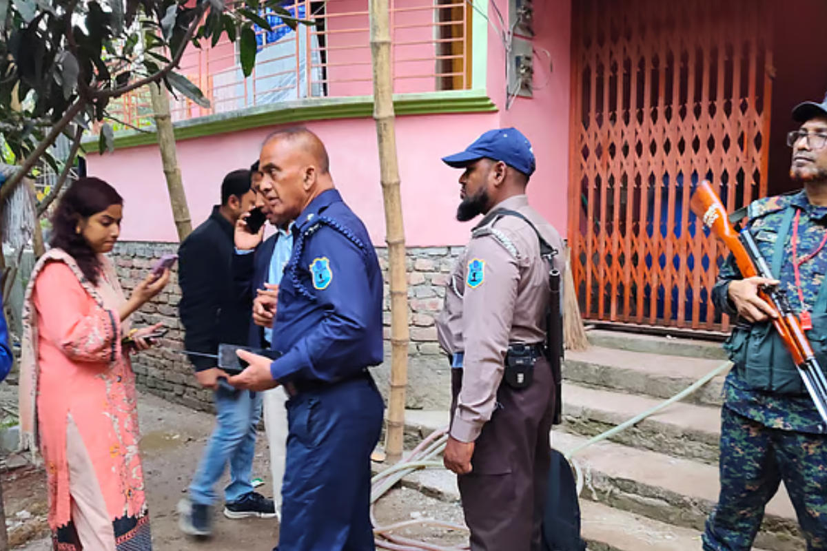 শরীয়তপুরে জামায়াতের নির্বাচনী কার্যালয় থেকে ৭ লাখ ২০ হাজার টাকা উদ্ধার, পোলিং কর্মকর্তার দুই বছরের কারাদণ্ড