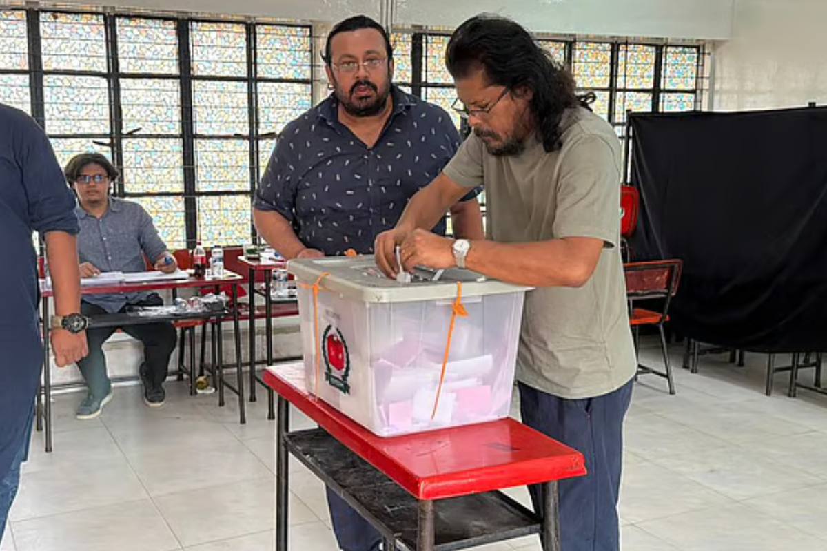 ভোট দিয়ে জেমসের আশা, শান্তি ও সমৃদ্ধি হোক