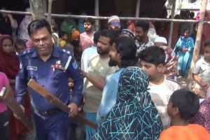 কাপড় শুকানোর দড়ি নিয়ে বিরোধে যুবককে পিটিয়ে হত্যা