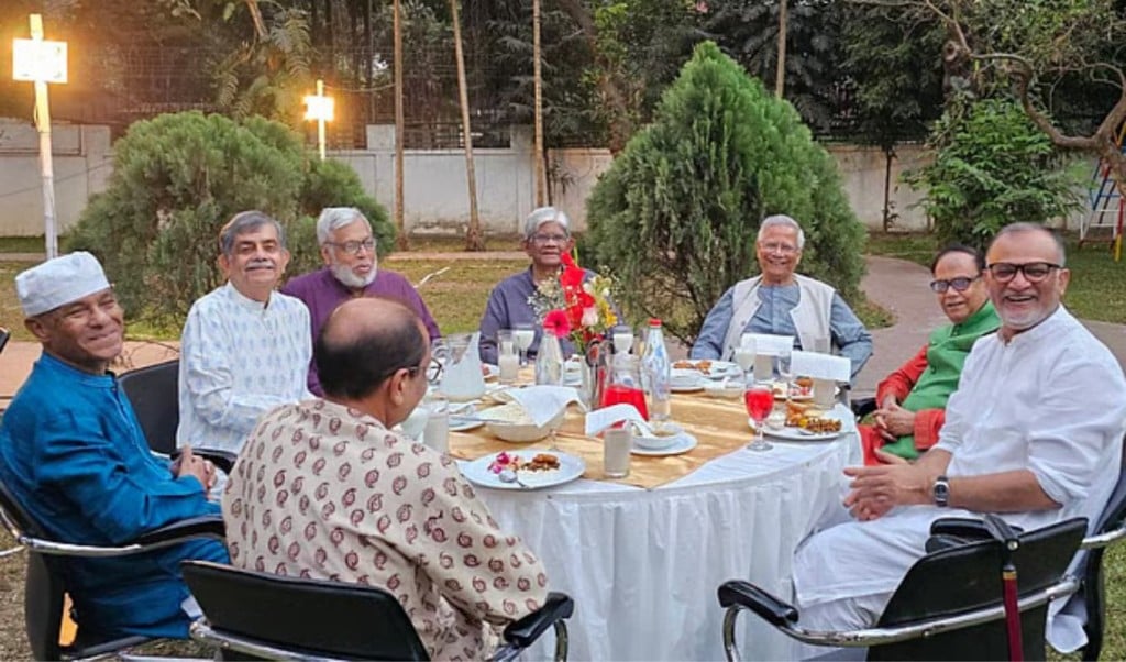 অধ্যাপক ইউনূসসহ সাবেক উপদেষ্টাদের ইফতার ও নৈশভোজ