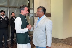 আইসিসি চাইছে, পাকিস্তানকে রাজি করাতে বাংলাদেশ পাশে থাকুক