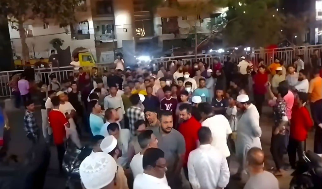 আদাবর থানায় ঘেরাও বিক্ষোভ চাঁদাবাজি রুখতে দাবি আদাবর থানায় ঘেরাও-বিক্ষোভ, চাঁদাবাজি রুখতে দাবি