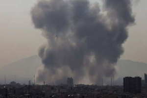 ইরানে ইসরায়েল-যুক্তরাষ্ট্র যৌথ হামলা ও ক্ষেপণাস্ত্র প্রতিক্রিয়া: অঞ্চল উত্তপ্ত