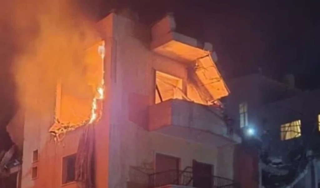 ইসরায়েলের হামলায় হিজবুল্লাহ কমান্ডারসহ ১২ জন নিহত