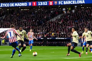 উপবাস ভাঙলেন আলভারেজ, বার্সেলোনা খেলল ৪ গোলের হারে