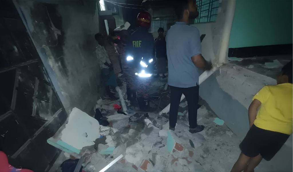 কুমিল্লায় গ্যাস লাইনে বিস্ফোরণে দগ্ধ চারজন কুমিল্লায় গ্যাস লাইনে বিস্ফোরণে দগ্ধ চারজন