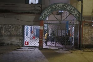 কেন্দ্রে সাবেক জামায়াত নেতা ও খোলা ব্যালট: সিদ্ধিরগঞ্জে উত্তেজনা