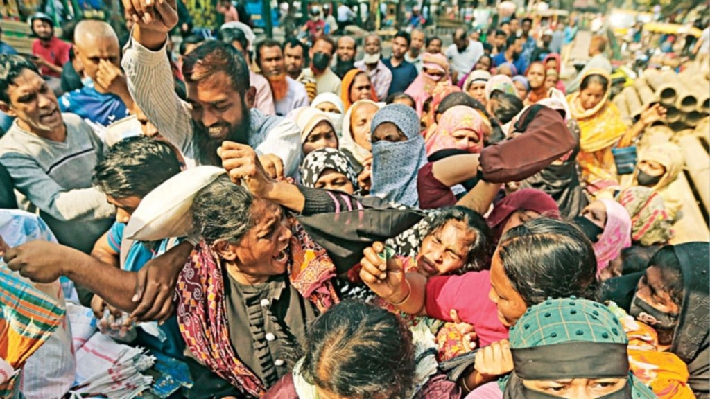 খাদ্যপণ্যের ঊর্ধ্বগতি ও নিম্নআয়ের মানুষের টিসিবি নির্ভরতা খাদ্যপণ্যের ঊর্ধ্বগতি ও নিম্নআয়ের মানুষের টিসিবি নির্ভরতা