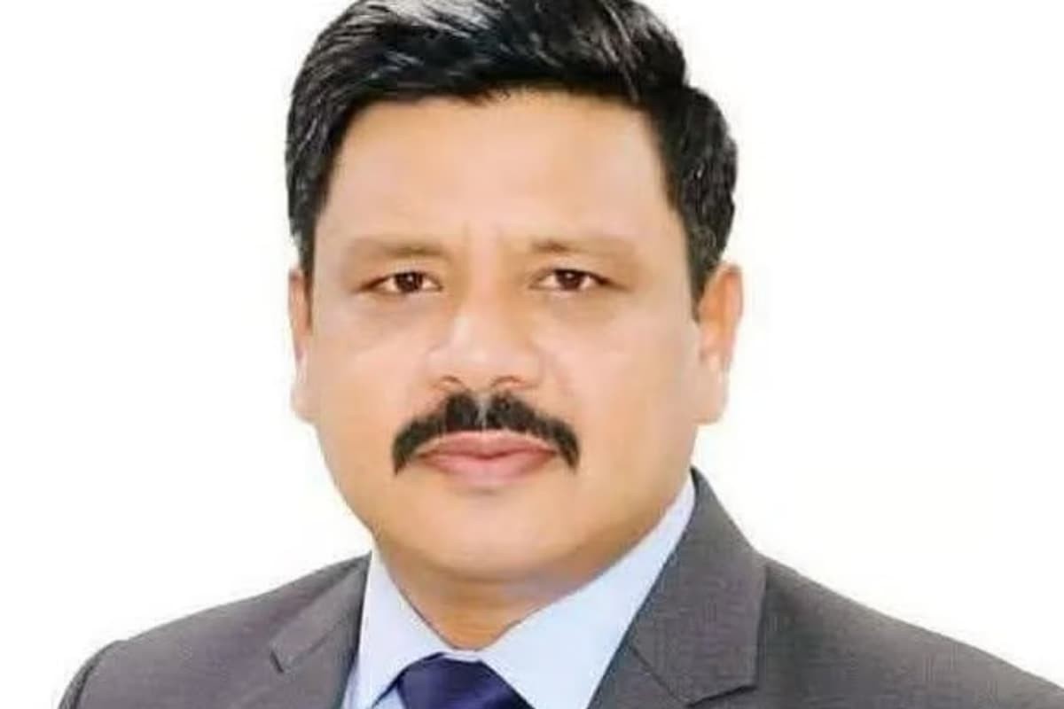 গাজীপুর সিটিতে প্রশাসক হিসেবে শওকত হোসেন সরকার নিয়োগ