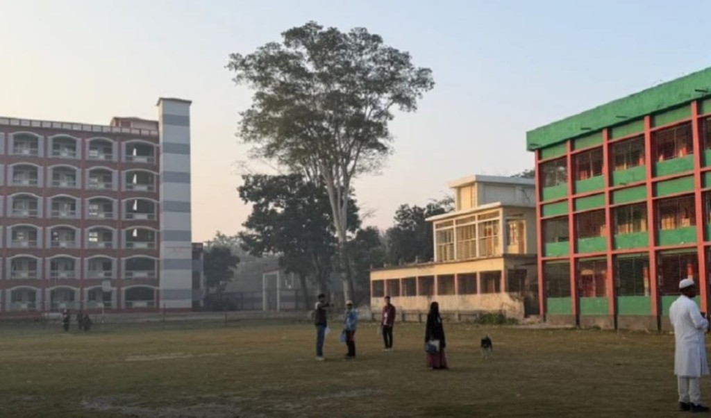 গোপালগঞ্জে ভোটার উপস্থিতি চোখে পড়ার মতো কম