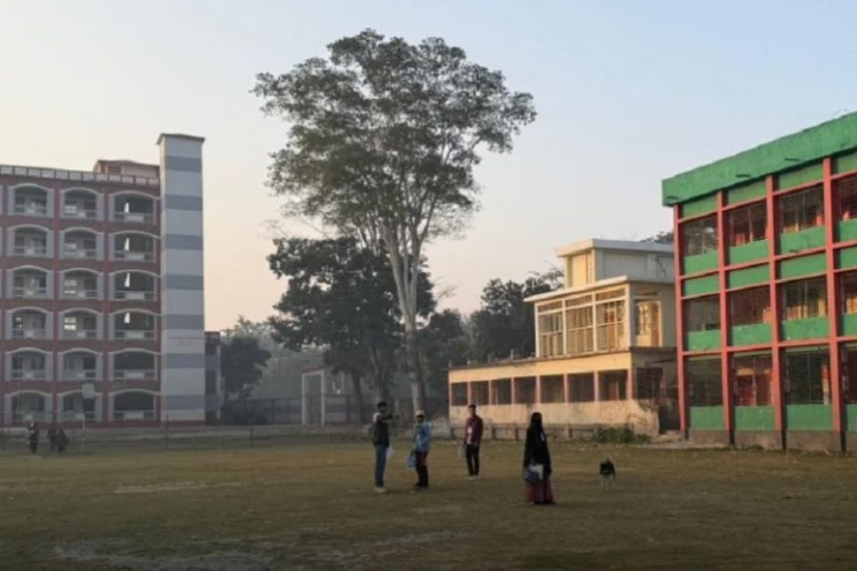 গোপালগঞ্জে ভোটার উপস্থিতি চোখে পড়ার মতো কম