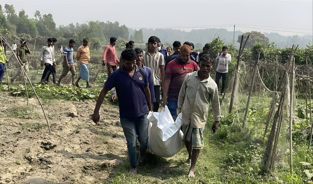 চট্টগ্রামে কৃষকের রহস্যমৃত্যু চাঞ্চল্য সৃষ্টি করেছে চট্টগ্রামে কৃষকের রহস্যমৃত্যু চাঞ্চল্য সৃষ্টি করেছে