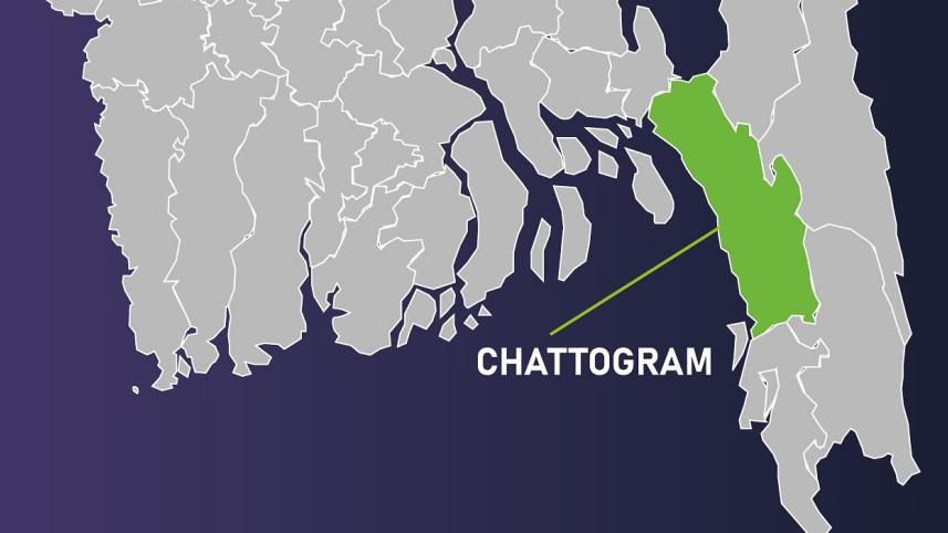 চট্টগ্রামের অধিকাংশ কেন্দ্র ঝুঁকিপূর্ণ সিসি ক্যামেরা ও বুথ সংকটে শঙ্কা চট্টগ্রামের অধিকাংশ কেন্দ্র ঝুঁকিপূর্ণ: সিসি ক্যামেরা ও বুথ সংকটে শঙ্কা