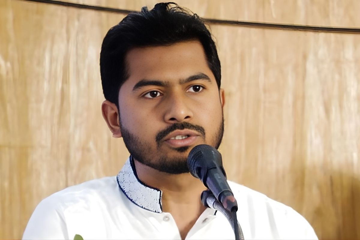 চর থেকে উঠে সংসদে নুর