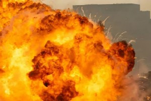 চীনে আতশবাজির দোকানে ভয়াবহ বিস্ফোরণ: প্রাণ হারালেন ১২