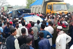 জামালপুরে পুলিশের তল্লাশিতে ট্রাকের ধাক্কায় বাবা-ছেলের মর্মান্তিক মৃত্যু