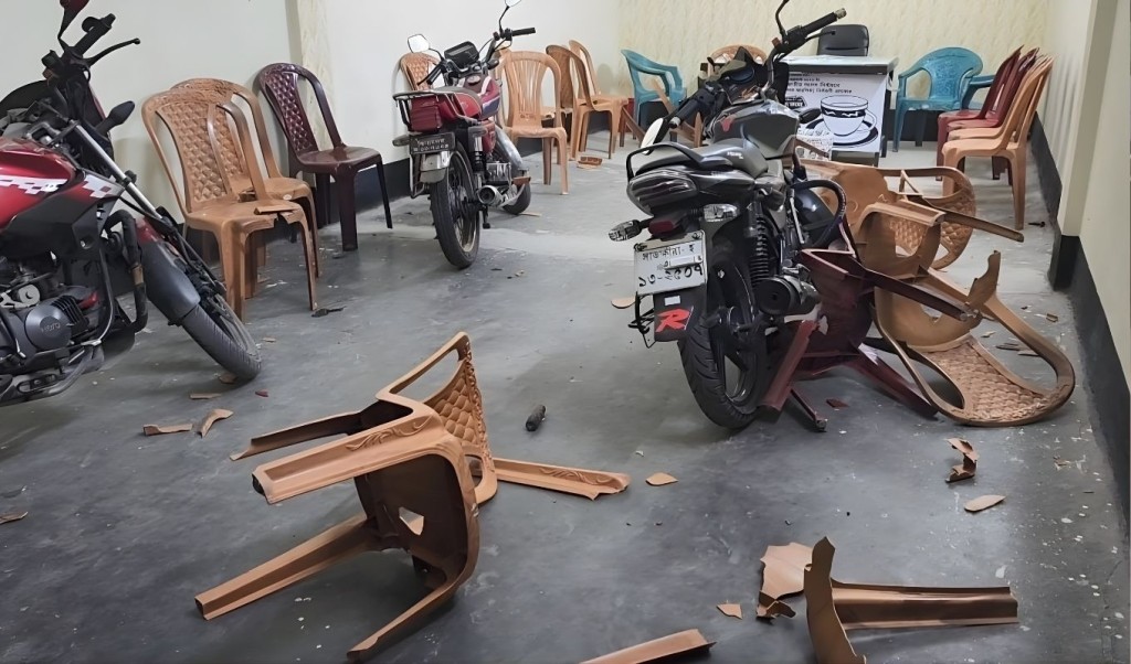 ঝিনাইদহ ৪ এ সহিংসতায় উত্তাপ ঝিনাইদহ-৪ এ সহিংসতায় উত্তাপ