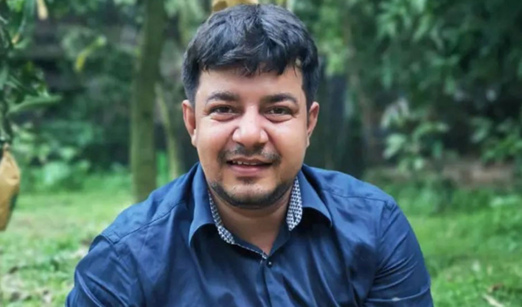 ড. ইউনূস সরকারের নীতি ৩০ লাখকে গরিব করেছে ড. ইউনূস সরকারের নীতি ৩০ লাখকে গরিব করেছে