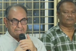 ঢাকা-৮: ভোটকেন্দ্রে অনুপ্রবেশের অভিযোগ আব্বাসের