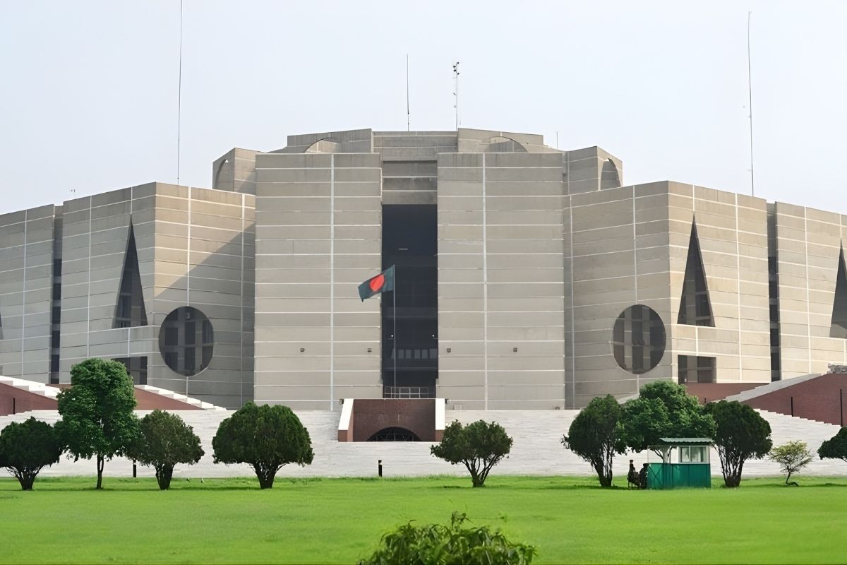 দক্ষিণ প্লাজায় শপথের প্রস্তুতি চূড়ান্ত