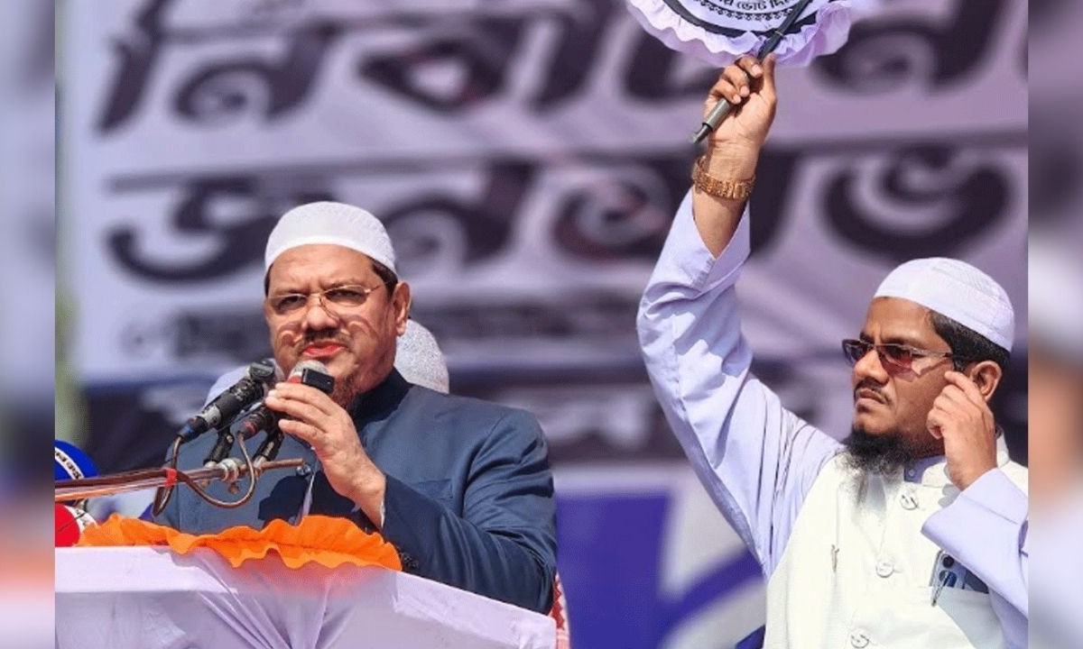 দাঁড়িপাল্লার এক পাল্লায় আমেরিকা অন্য পাল্লায় ভারত: চরমোনাই পীর