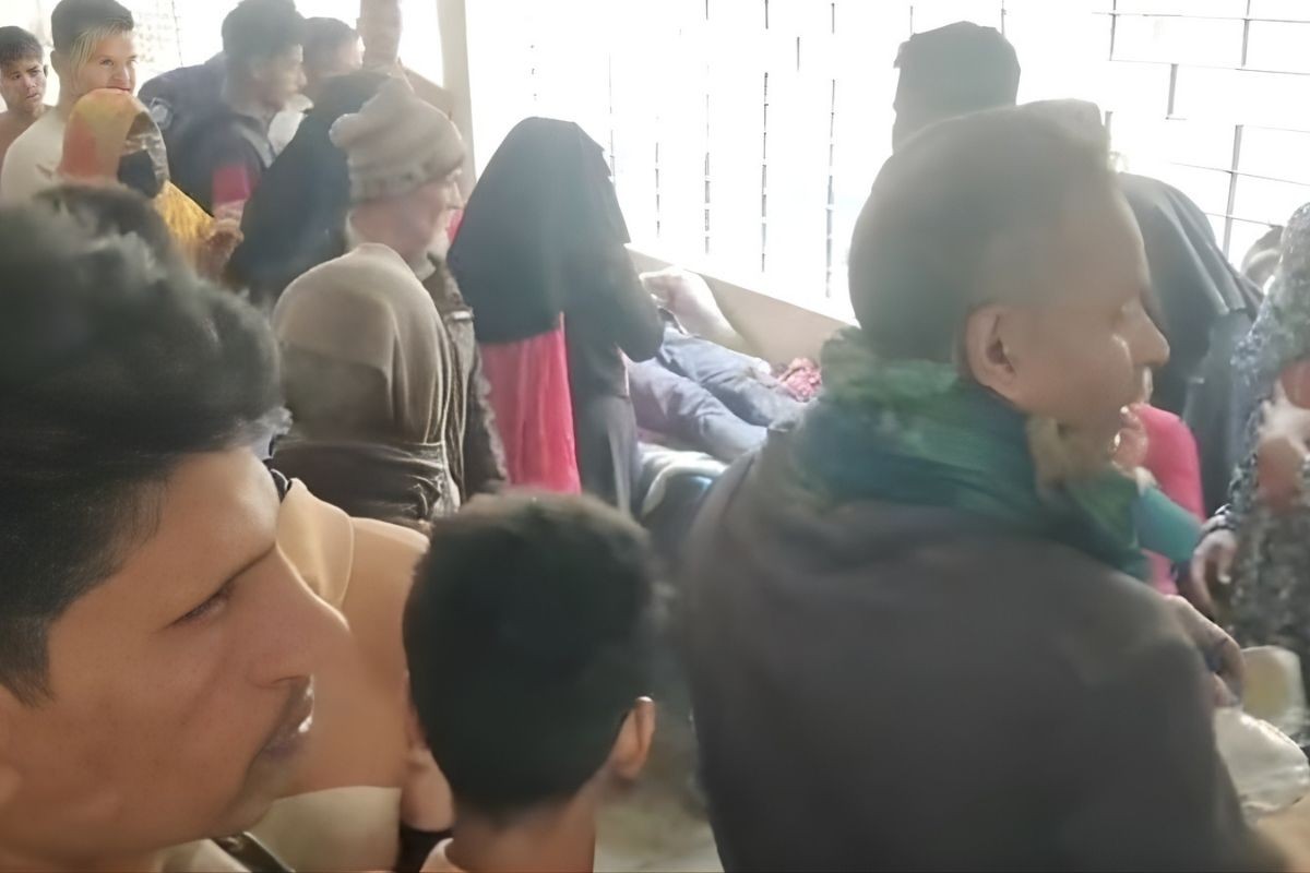 নরসিংদীতে সংঘর্ষে গুলিতে স্কুলছাত্রের মৃত্যু