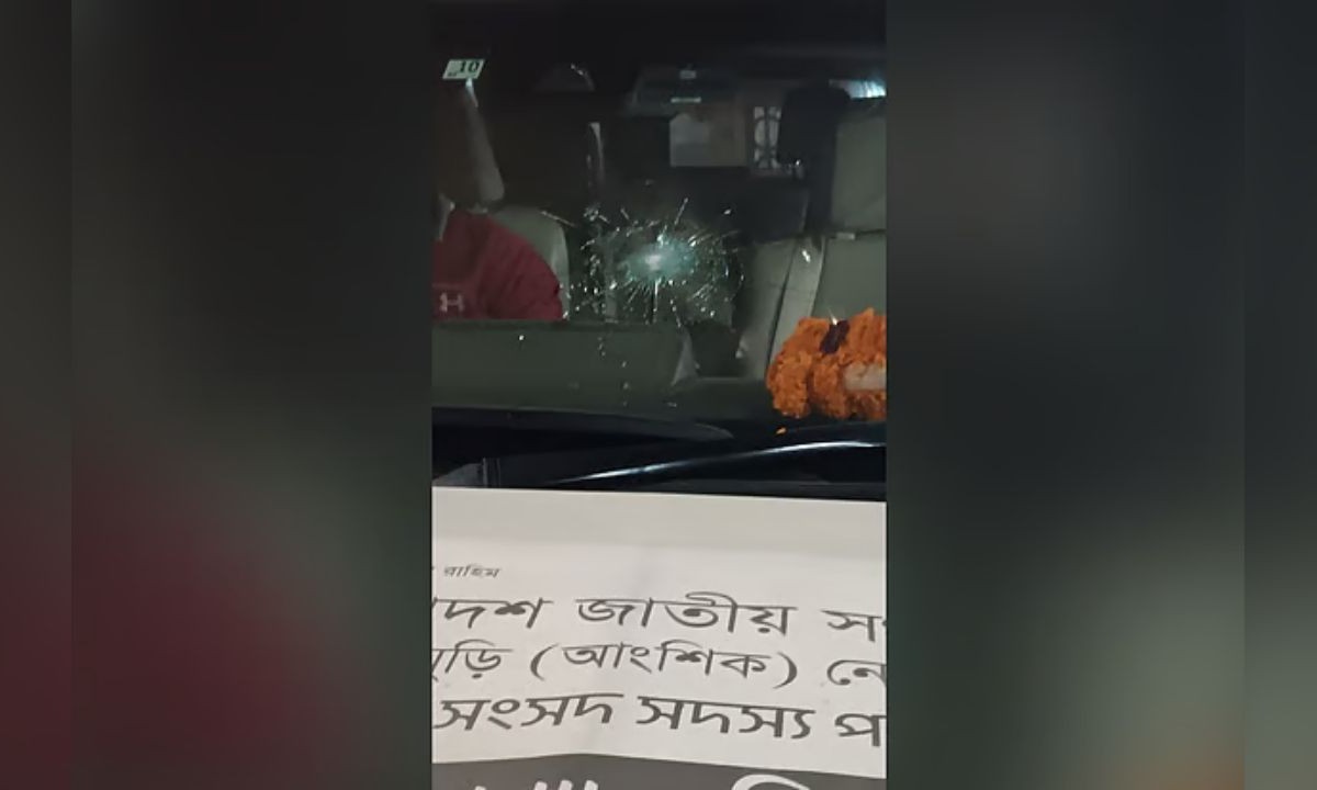 নোয়াখালী-২ আসনে সংঘর্ষ: স্বতন্ত্র প্রার্থীর গাড়িতে গুলিবর্ষণ