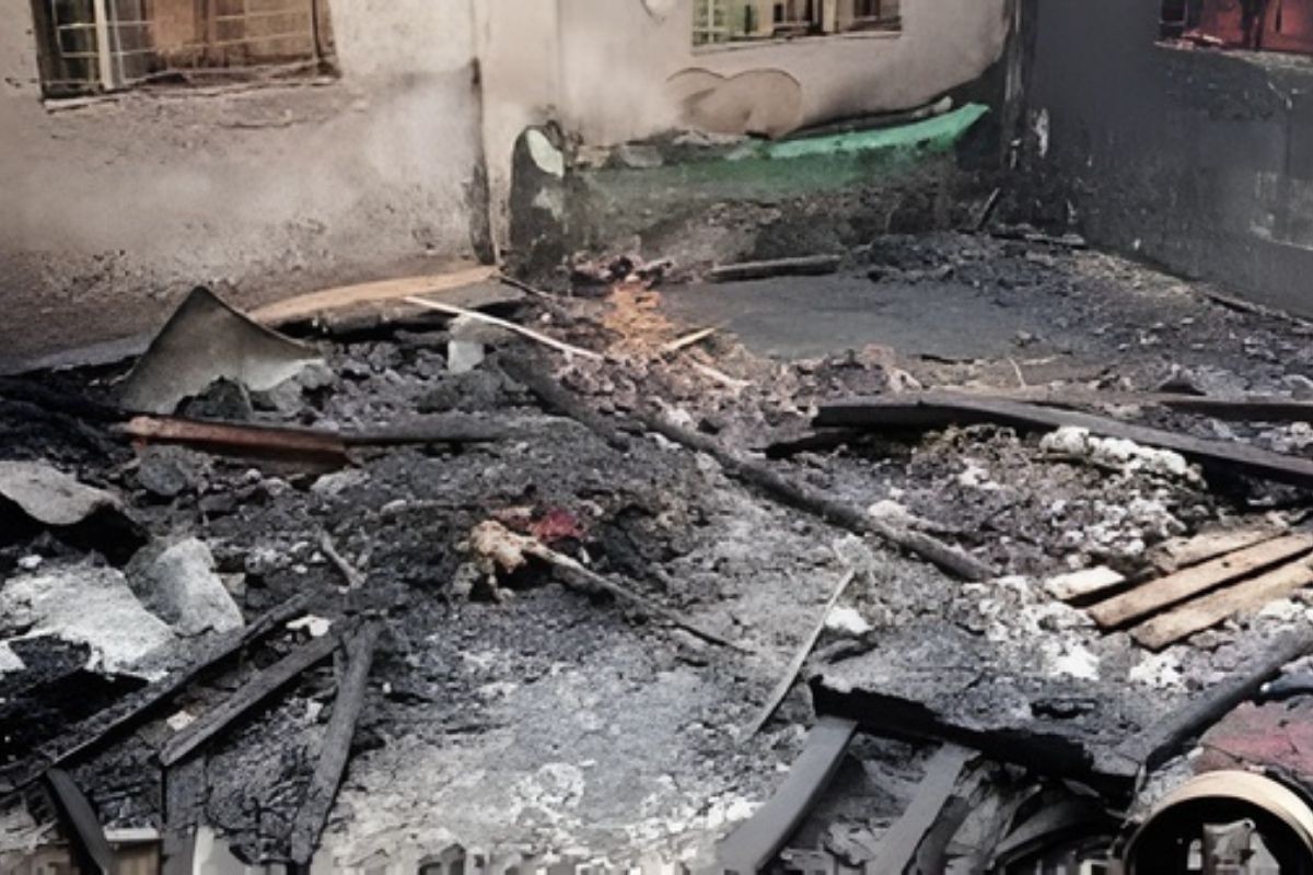 নোয়াখালীতে নির্বাচনী কার্যালয়ে আগুন: অভিযোগ-প্রত্যাখ্যান
