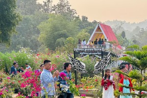 পরিত্যক্ত ইটভাটা রূপান্তর হয়েছে ফুলের গ্রামে