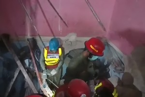পাকিস্তানে গ্যাস বিস্ফোরণে ধসে ভবন, নিহত ১৩